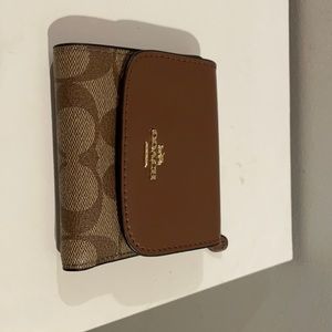 Coach Small Wallet In Signature Canvas - New